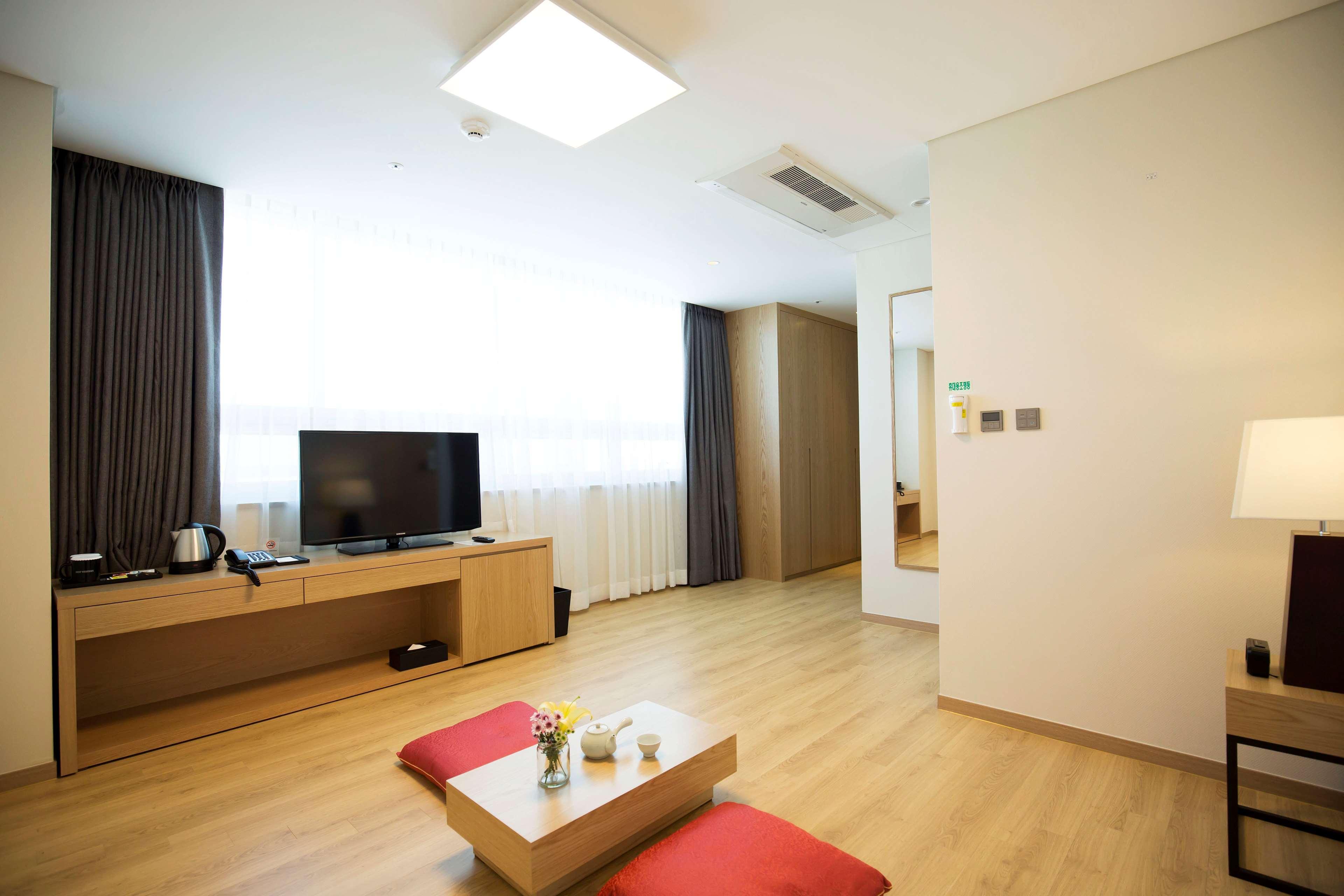 Best Western Haeundae Hotel Busan Exteriör bild