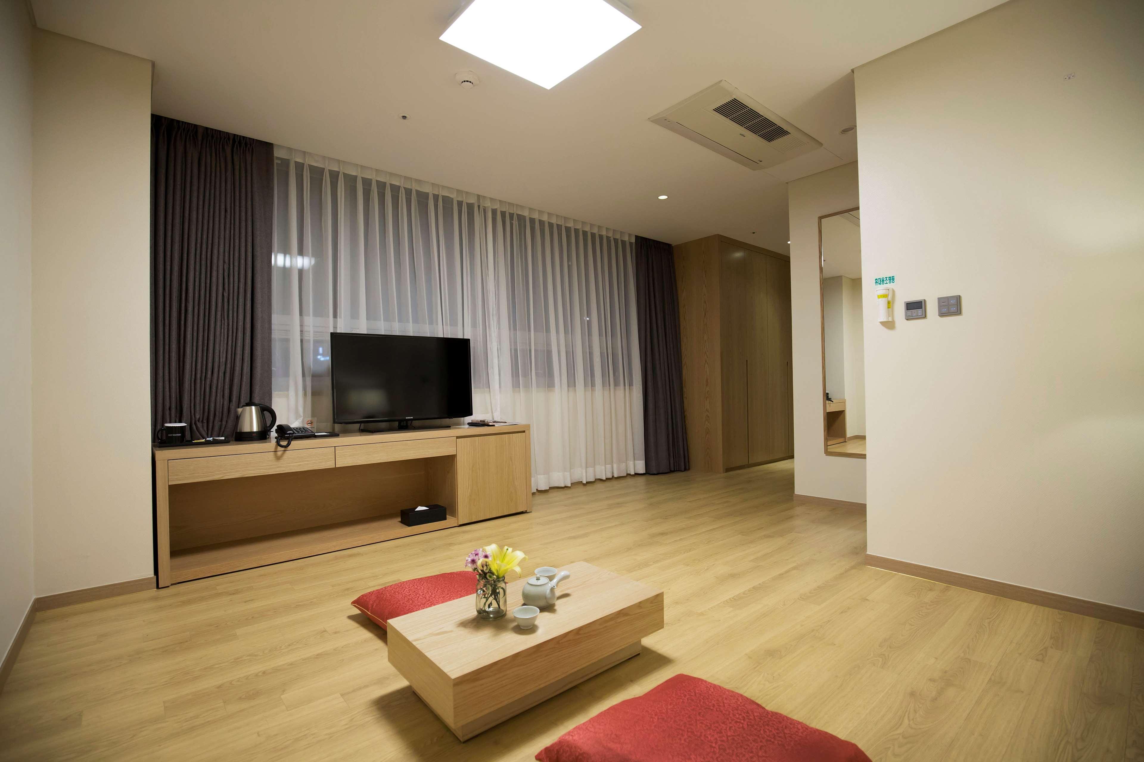 Best Western Haeundae Hotel Busan Exteriör bild