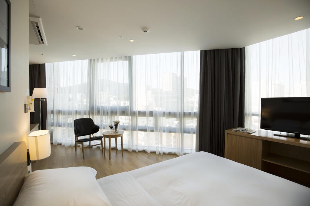 Best Western Haeundae Hotel Busan Exteriör bild